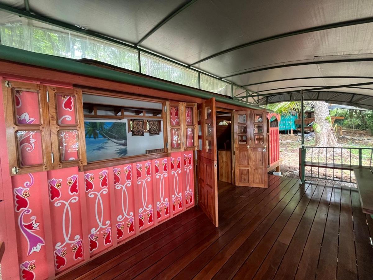 Gypsy Wagons Hotel Pavones  Exterior photo