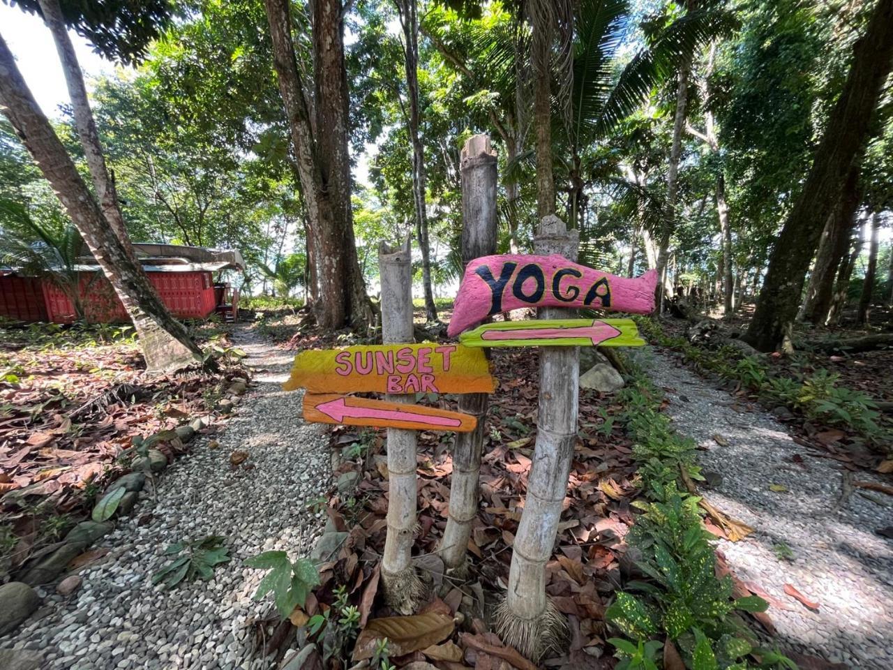 Gypsy Wagons Hotel Pavones  Exterior photo