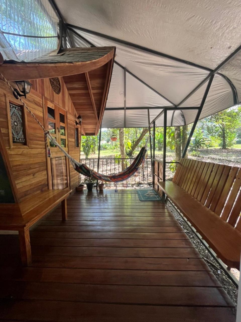 Gypsy Wagons Hotel Pavones  Exterior photo