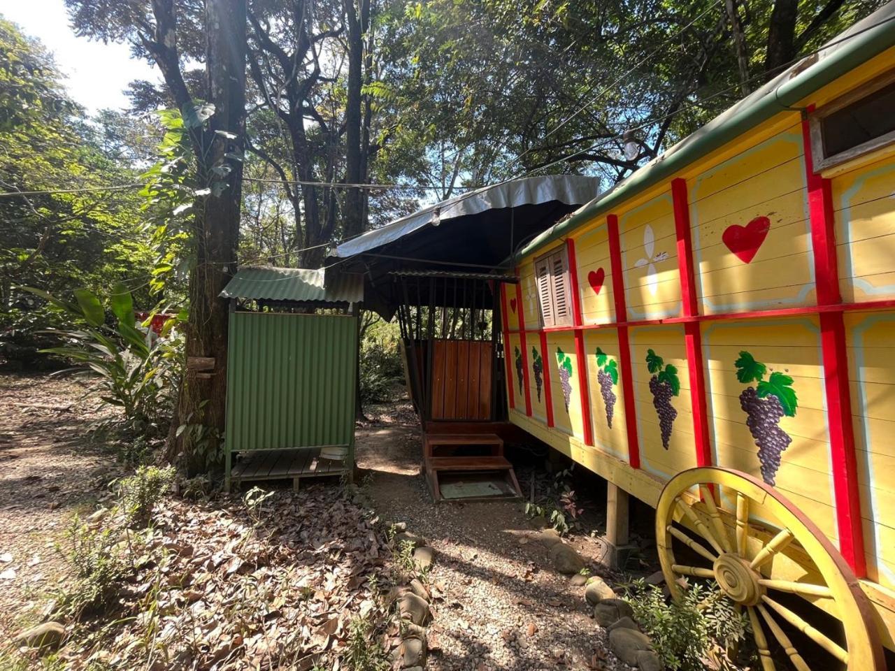 Gypsy Wagons Hotel Pavones  Exterior photo